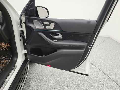 Certified 2023 Mercedes-Benz GLS 580 4MATIC image 21