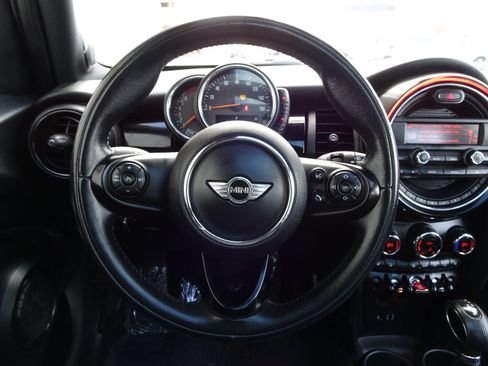 Used 2016 MINI Cooper 4-Door Hardtop image 17