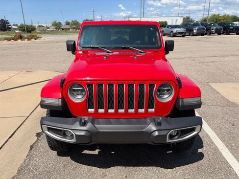 Used 2020 Jeep Wrangler Unlimited Sahara w/ LED Lighting Group AWD/4WD image 3