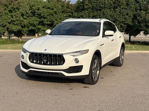 Used 2017 Maserati Levante AWD/4WD image 5
