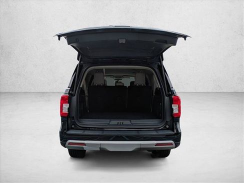 Used 2024 Ford Expedition Max XLT image 7