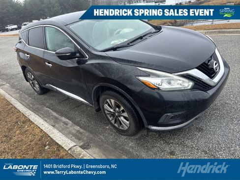 Used 2016 Chevrolet Suburban LT image 1