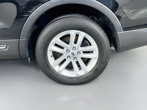 Used 2017 Ford Explorer XLT w/ Equipment Group 202A FWD image 33