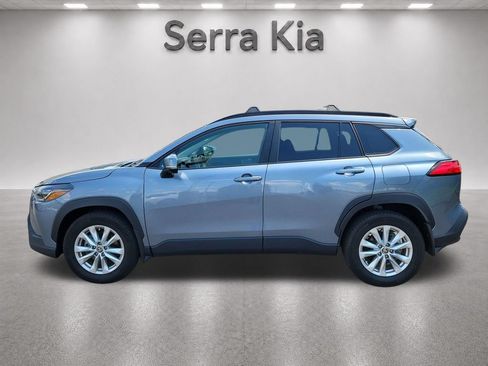 Used 2024 Toyota Corolla Cross LE w/ Moonroof Package FWD image 2