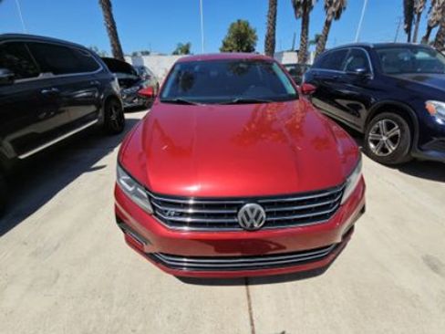Used 2017 Volkswagen Passat 1.8T R-Line FWD image 2