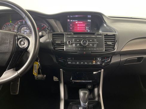 Used 2017 Honda Accord Sport image 15