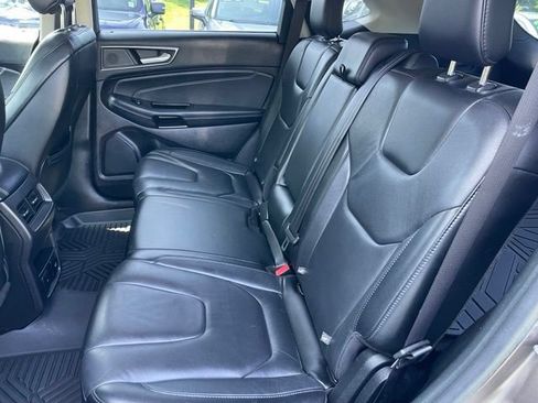 Used 2019 Ford Edge Titanium FWD image 7