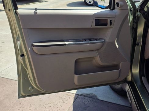 Used 2008 Ford Escape 2WD Hybrid image 28