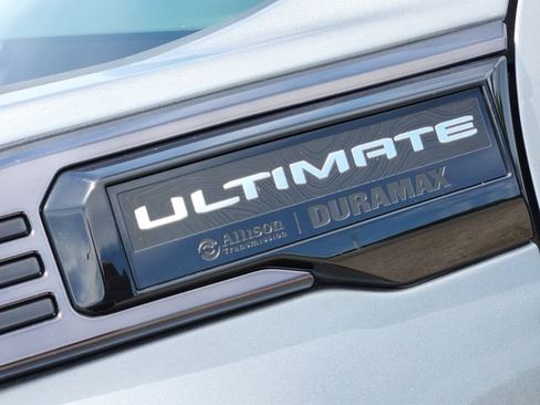 Used 2025 GMC Sierra 2500 Denali Ultimate image 6