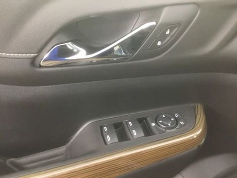 Used 2019 GMC Acadia SLE image 24