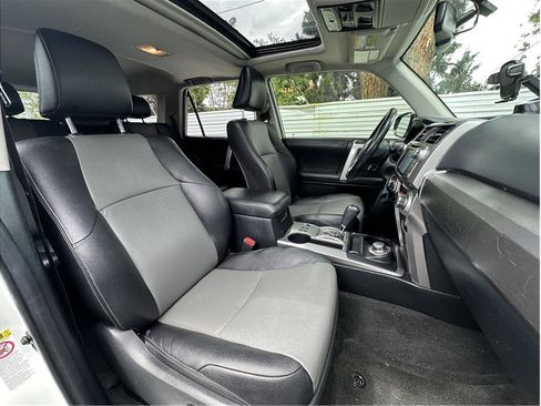 Used 2017 Toyota 4Runner SR5 Premium AWD/4WD image 15