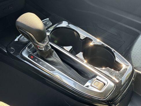 Used 2025 Chevrolet Trax LT w/ Driver Confidence Package image 26