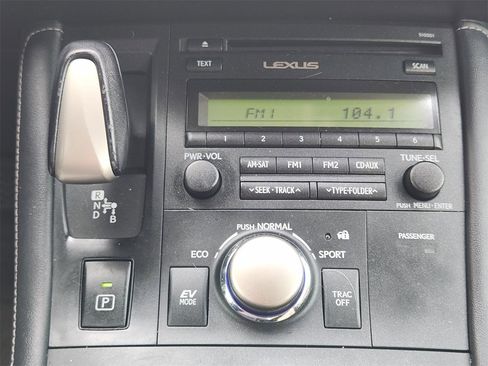 Used 2014 Lexus CT 200h image 18