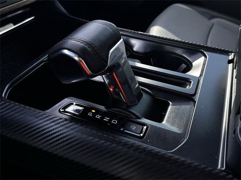 Used 2024 Ford F150 Lightning Lariat image 17