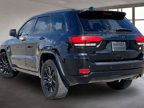 Used 2020 Jeep Grand Cherokee Altitude AWD/4WD image 12