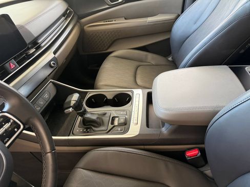 Used 2026 Kia Carnival FWD image 43