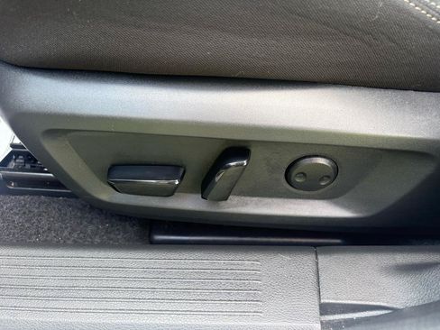 Used 2024 Nissan Rogue SV FWD image 11