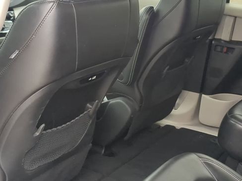 Used 2024 Chrysler Pacifica Touring-L FWD image 18