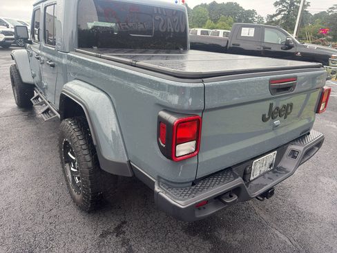 Used 2024 Jeep Gladiator Sport AWD/4WD image 7