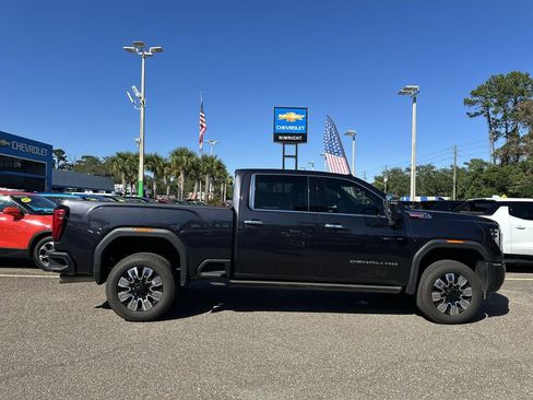 Used 2024 GMC Sierra 3500 Denali w/ Denali Reserve Package image 17