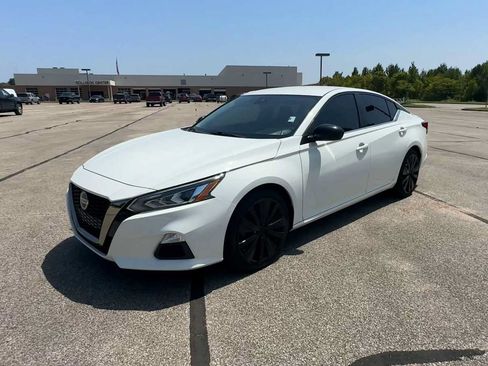 Used 2022 Nissan Altima 2.5 SR FWD image 4