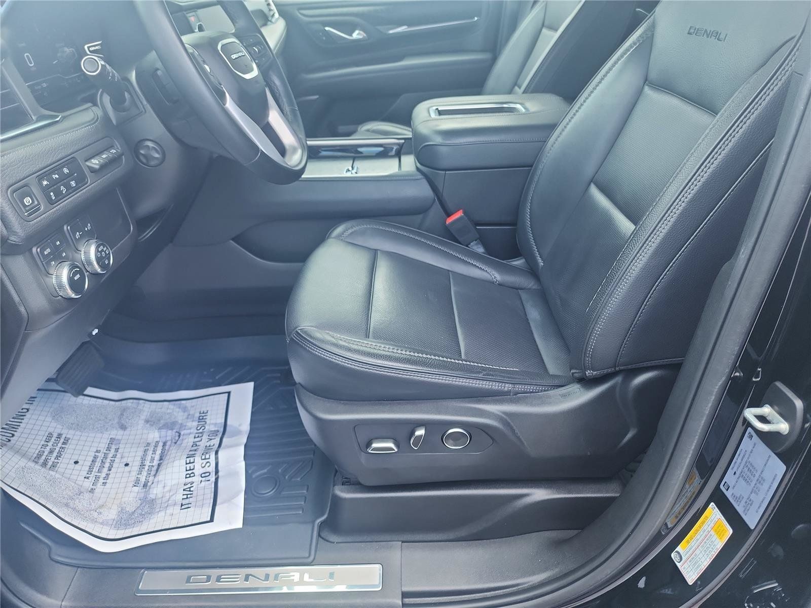 Used 2024 GMC Yukon XL Denali AWD/4WD image 18