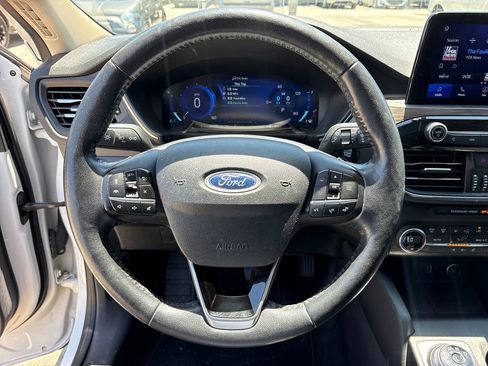 Used 2020 Ford Escape Titanium FWD image 19