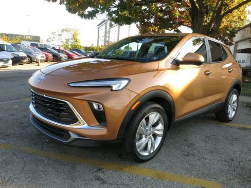 Used 2024 Buick Encore GX Preferred image 2