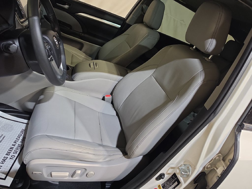 Used 2015 Toyota Highlander XLE AWD/4WD image 13