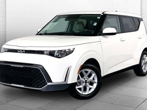 Certified 2025 Kia Soul LX w/ LX Technology Package FWD image 12