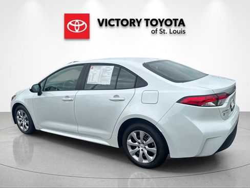 Used 2025 Toyota Corolla LE FWD image 5