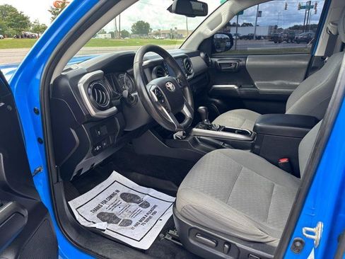 Used 2020 Toyota Tacoma SR5 RWD image 10