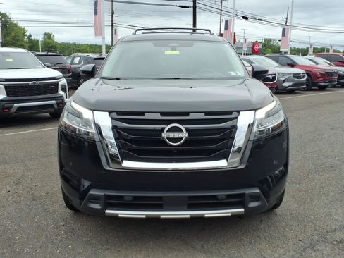 Used 2023 Nissan Pathfinder Platinum AWD/4WD image 9