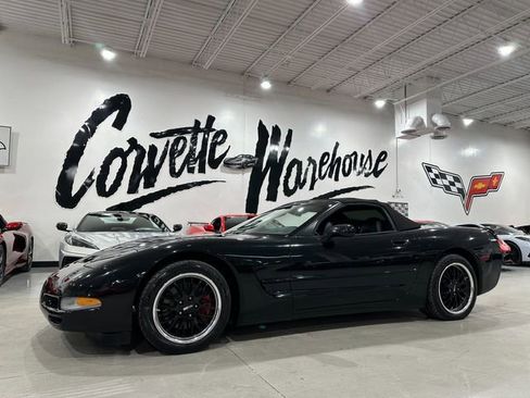Used 1999 Chevrolet Corvette Convertible w/ Performance Handling Pkg image 1