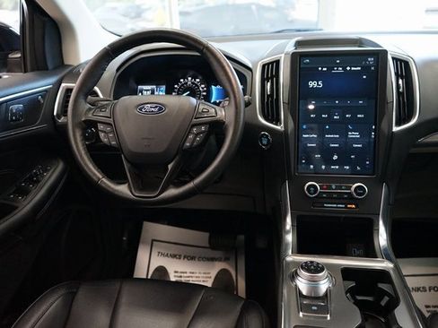 Used 2022 Ford Edge Titanium image 8