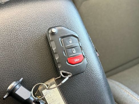 Used 2025 Jeep Wrangler Unlimited Sport AWD/4WD image 21