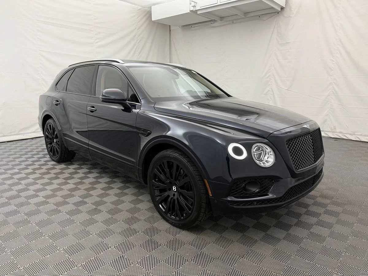 Used 2017 Bentley Bentayga AWD/4WD image 4