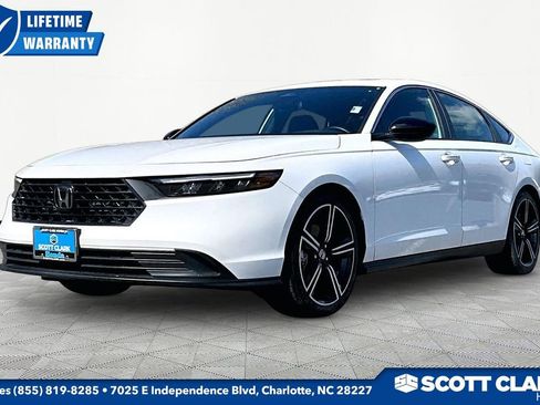 Used 2023 Honda Accord Sport image 3