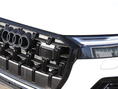 Used 2025 Audi Q7 2.0T Premium w/ Convenience Plus Package AWD/4WD image 11