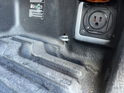 Used 2023 Chevrolet Silverado 1500 LT AWD/4WD image 12