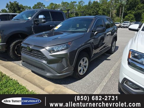 Used 2021 Toyota RAV4 LE FWD image 1