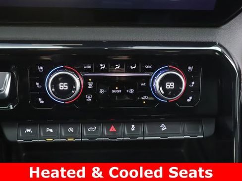 Used 2024 GMC Sierra 1500 AT4 w/ Technology Package AWD/4WD image 4