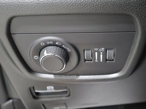 Used 2023 Jeep Grand Cherokee Altitude AWD/4WD image 34