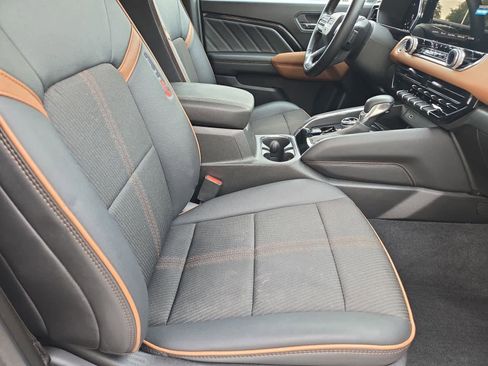 Used 2024 GMC Canyon AT4 image 21