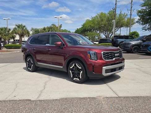 Used 2023 Kia Telluride S w/ S Sunroof Package image 2