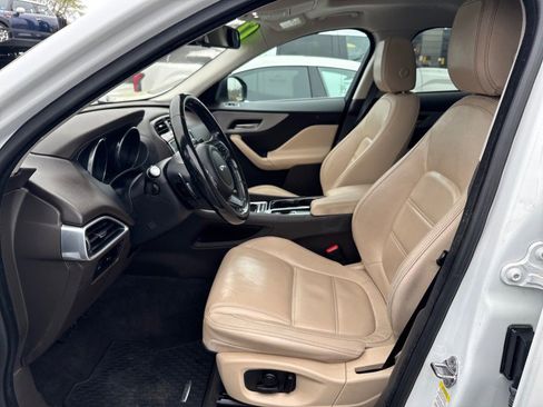 Used 2017 Jaguar F-PACE Prestige image 15