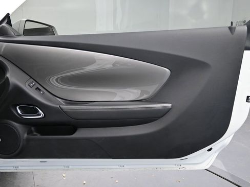 Used 2014 Chevrolet Camaro SS w/ SS Performance Package image 19