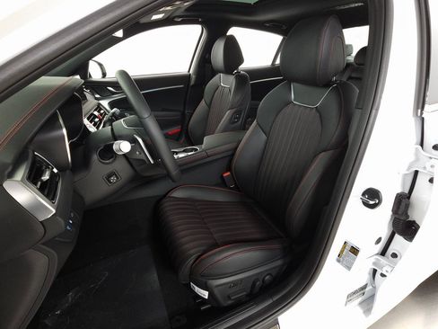 Used 2025 Genesis G70 3.3T Advanced image 12