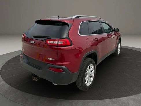 Used 2017 Jeep Cherokee Latitude w/ Cold Weather Group AWD/4WD image 7