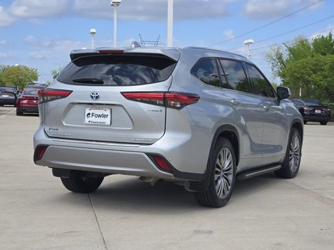 Used 2022 Toyota Highlander Platinum FWD image 7